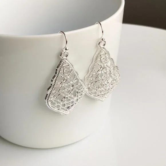 NEW Leaf Filigree Earrings (silver) - Picture 5 of 7